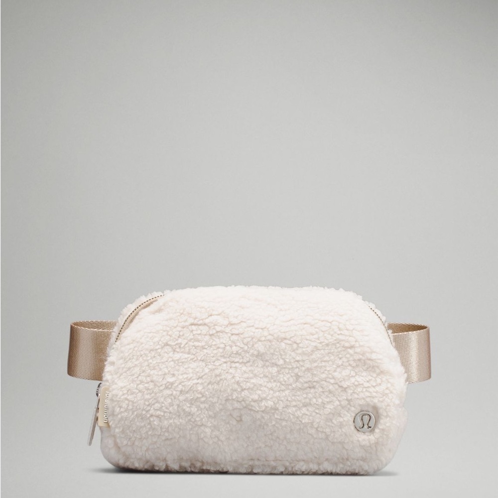 Brand new fleece lululemon everywhere belt bag